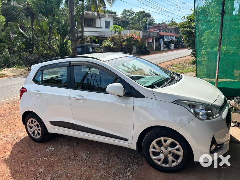 Hyundai Grand I10 Sportz 2017 Petrol Well Maintained