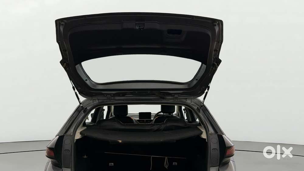 Tata Altroz Xe Petrol, 2022, Petrol