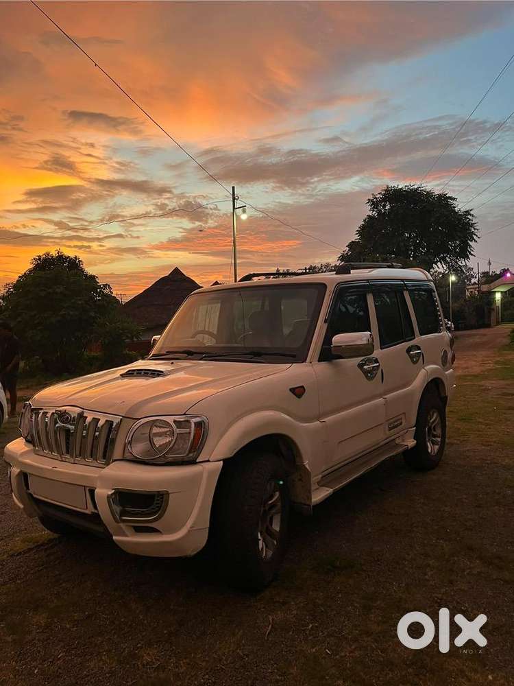 Mahindra Scoripo Sle 2.2 Mhawk 2012 White Diesel Non-accidental