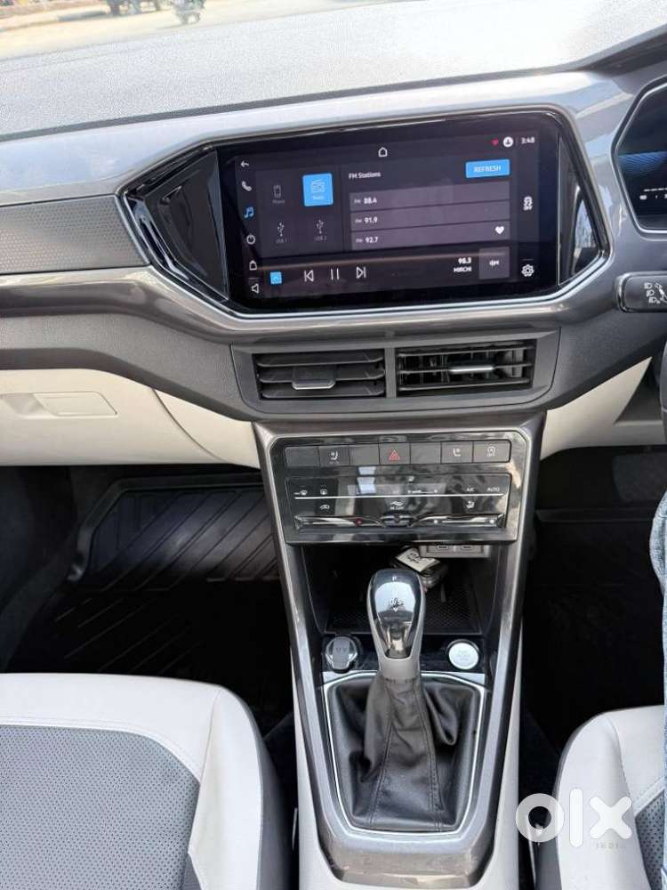 Volkswagen Taigun 1.0 Tsi Topline At, 2023, Petrol