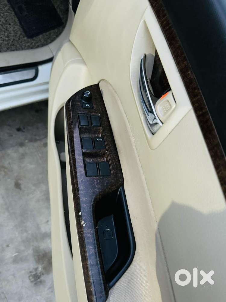 Maruti Suzuki Swift Dzire Vdi Optional, 2015, Diesel