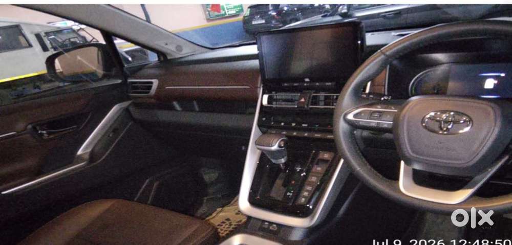 Toyota Innova Hycross 2.0 Zx (o) Hybrid 7 Str, 2025, Cng & Hybrids