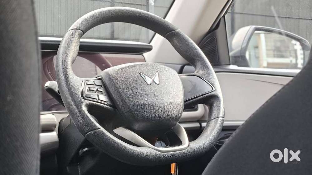 Mahindra Xuv700 2.2 Ax 5 Diesel At 7 Str, 2023, Diesel
