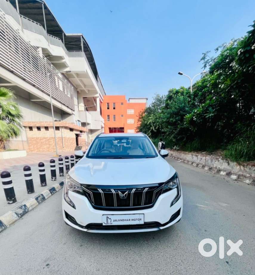 Mahindra Xuv700 2.0 Ax 7 Petrol At Str, 2023, Petrol