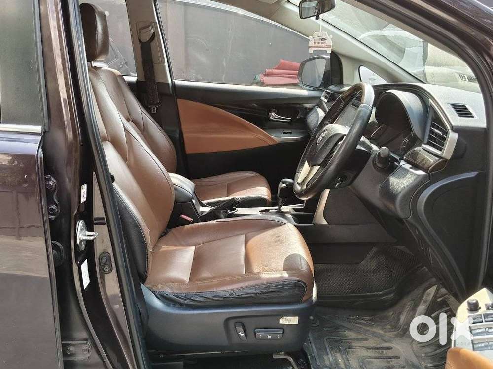 Toyota Innova Crysta 2.8z Automatic, 2016, Diesel