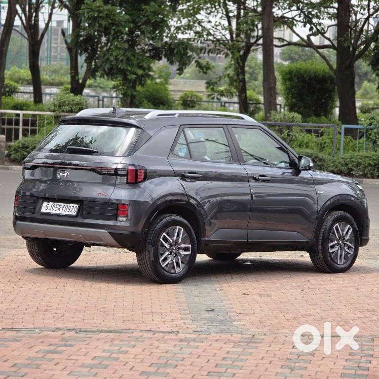 Hyundai Venue 1.0 S (o) Turbo Dct, 2024, Petrol