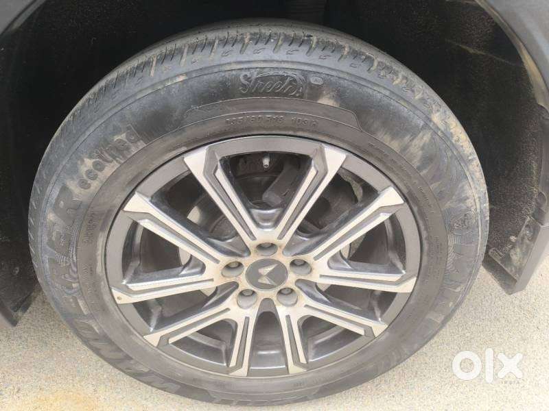 Mahindra Xuv700 2.0 Ax 7 Petrol At Str, 2022, Petrol