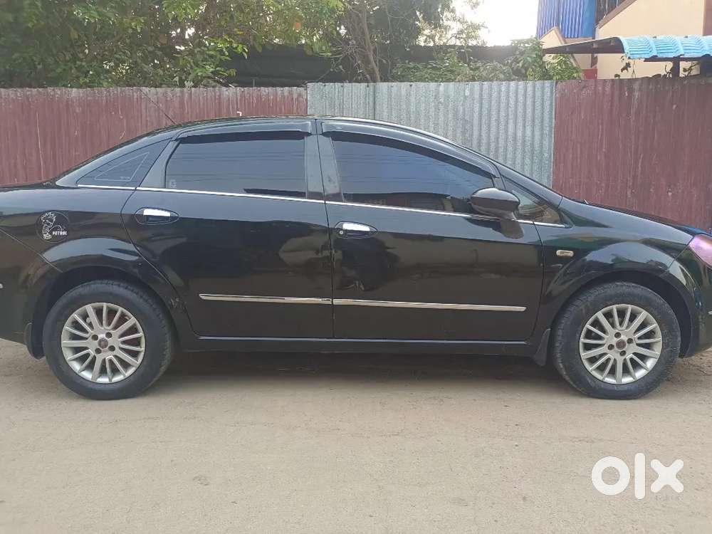 Fiat Linea Emotion 2009 Petrol Car