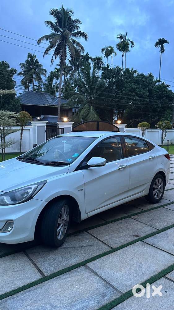 Hyundai Verna 2012 Manual