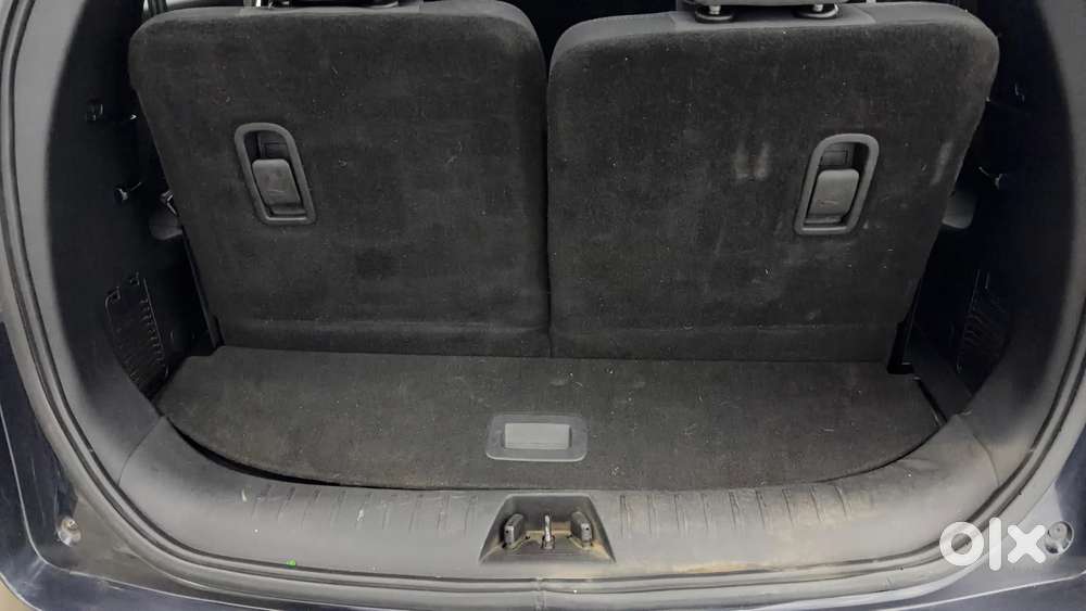 Mahindra Xuv700 2.0 Ax 5 Petrol Mt 7 Str, 2022, Petrol