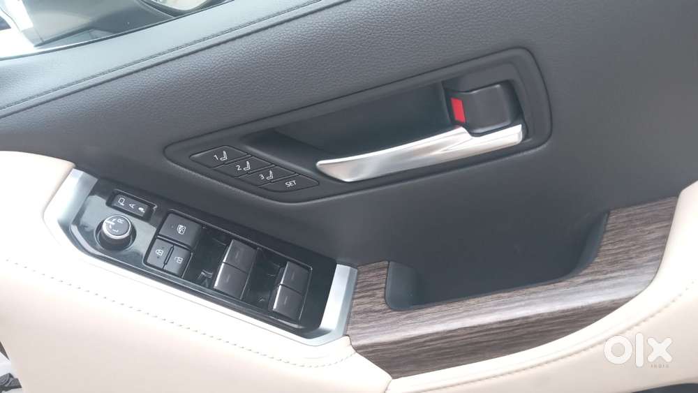 Toyota Land Cruiser Zx Petrol, 2025, Petrol