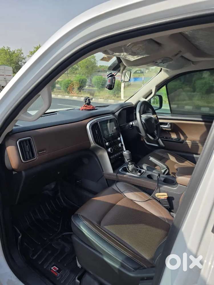 Scorpio-n Z8 2024  Vip 1111  Single Owner  Showroom Condition