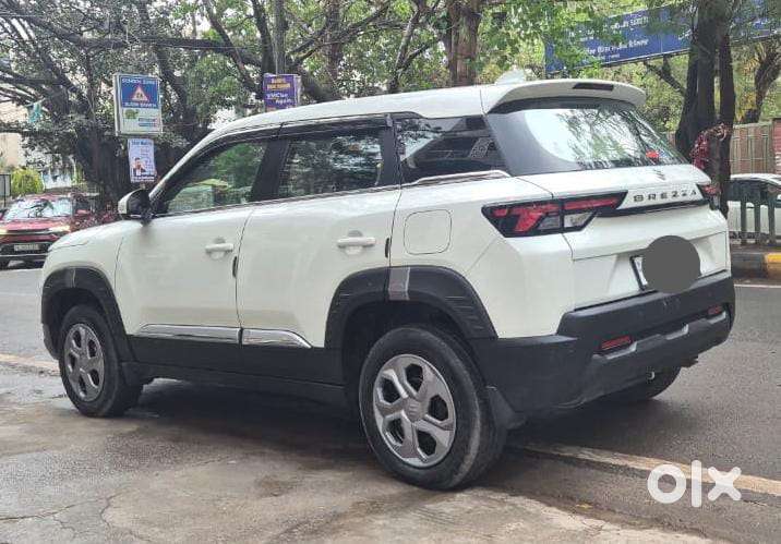 Maruti Suzuki Brezza 1.5 Lxi Smart Hybrid, 2023, Petrol