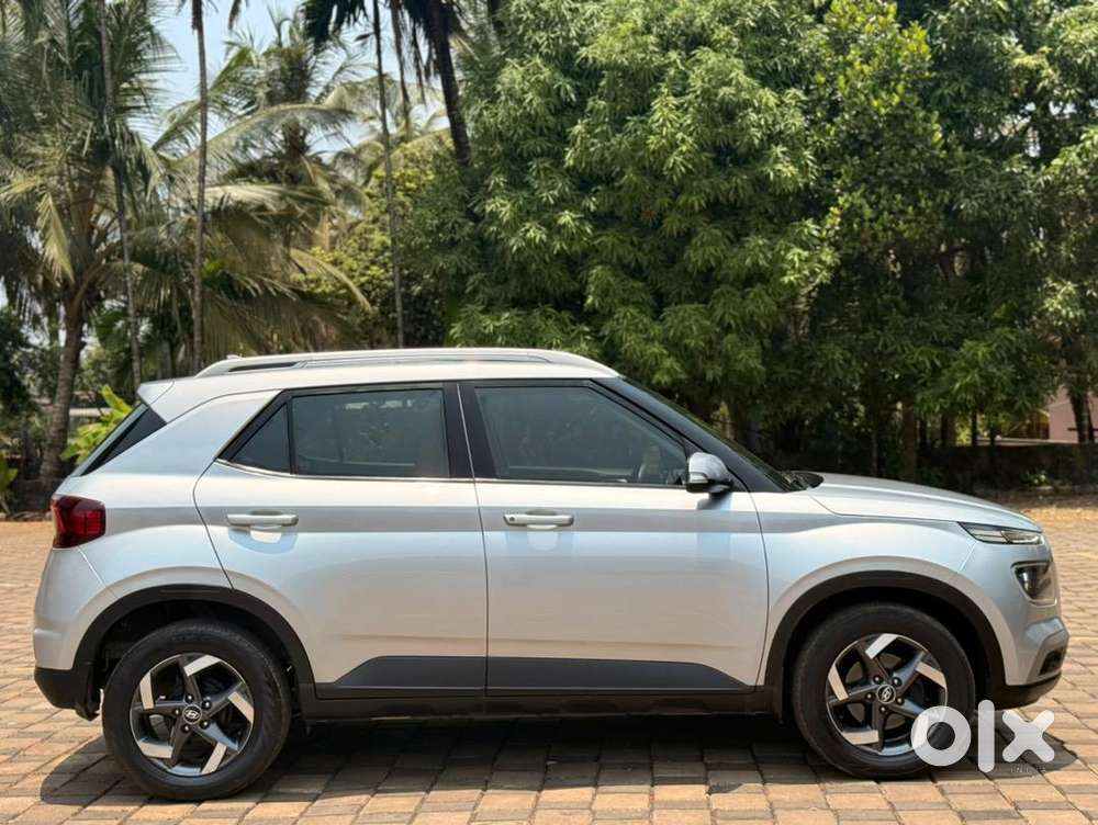 Hyundai Venue 2020 Diesel 124000 Km Driven
