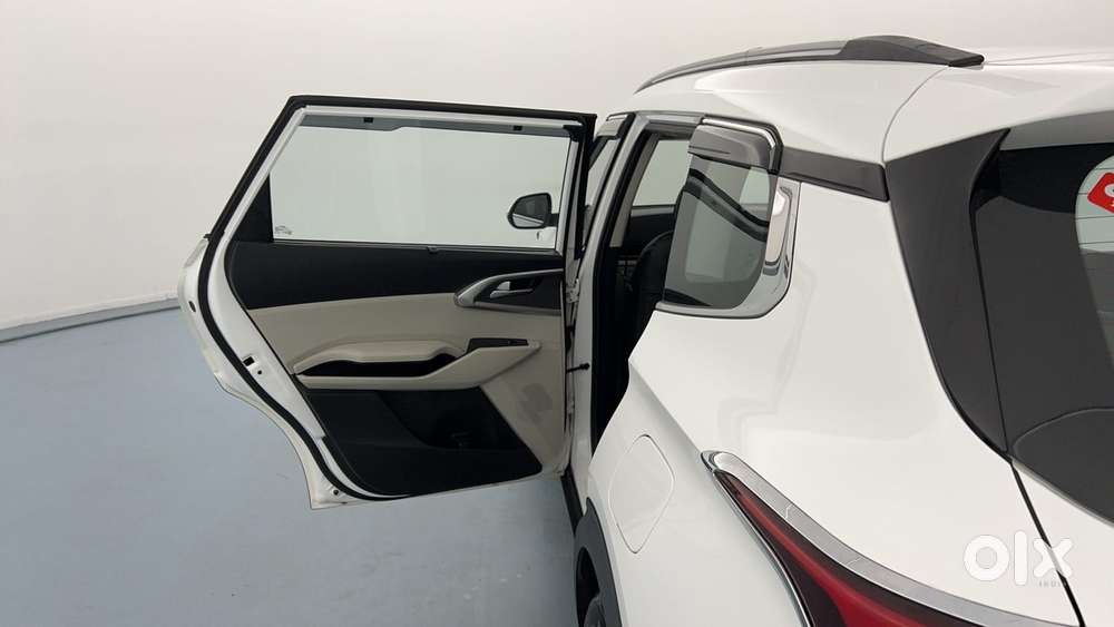 Kia Carens 1.4 Prestige Plus Turbo Dct 7 Str, 2023, Petrol