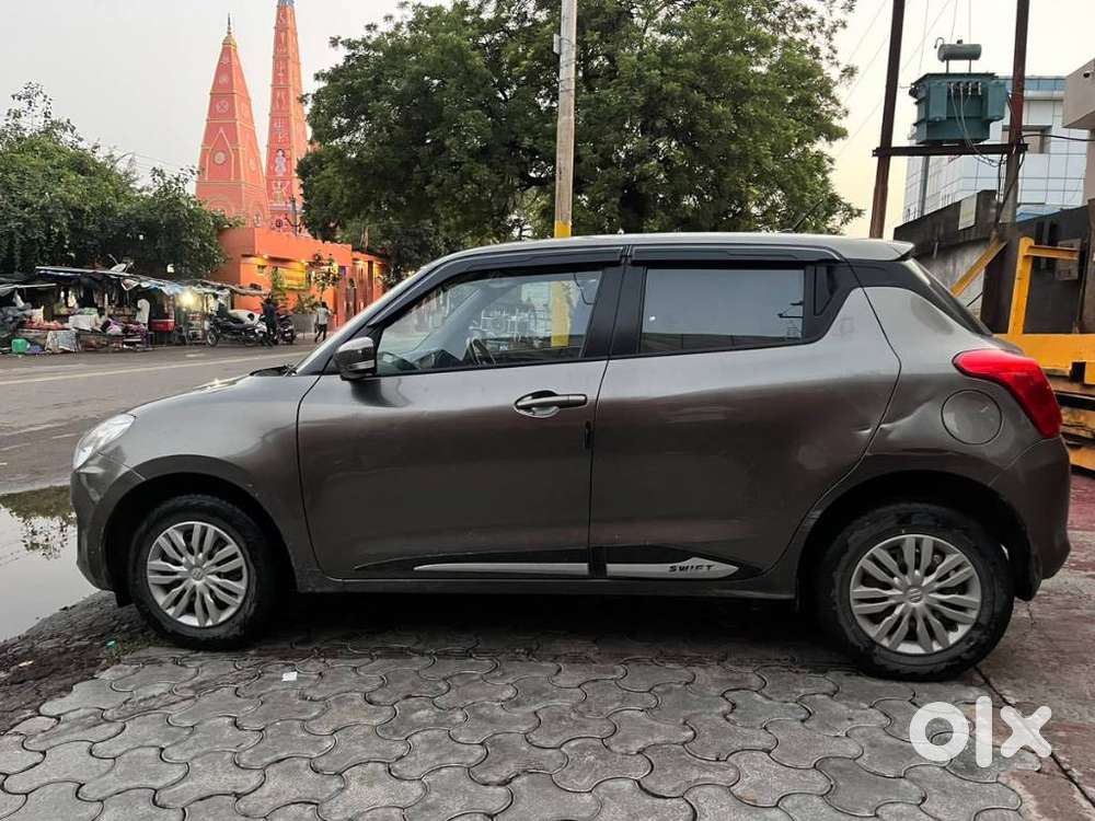 Maruti Suzuki Swift Vxi + Manual, 2022, Petrol