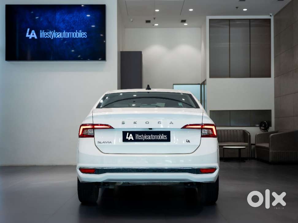 Skoda Slavia Style 1.0l Tsi Mt, 2024, Petrol