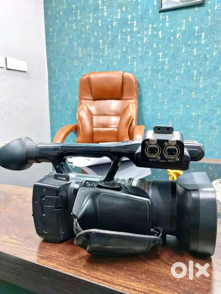 Panasonic 3MOS AVCCAM professional camcorder