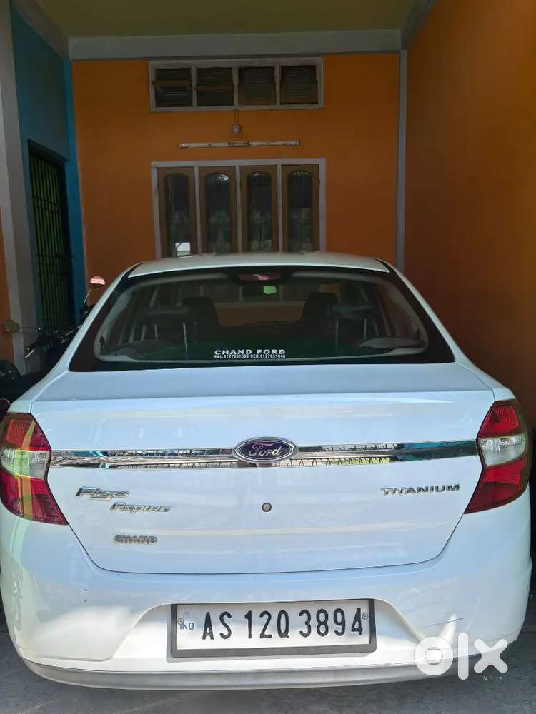 Ford Aspire Titatinium Blu 2016