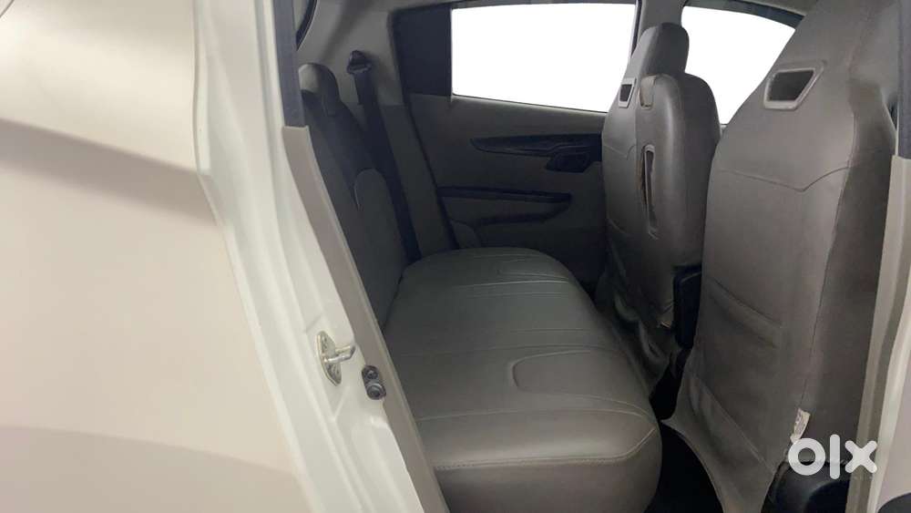 Mahindra Kuv 100 Mfalcon G80 K4, 2016, Petrol