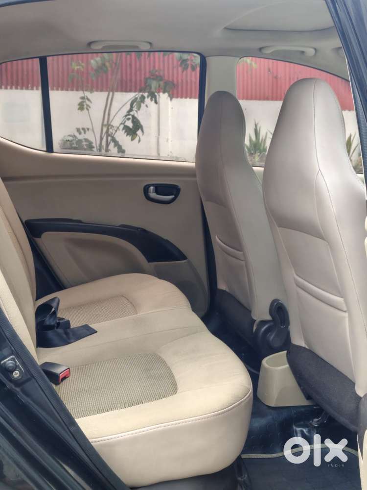 Hyundai I10 Asta 1.2 At With Sunroof, 2010, Petrol