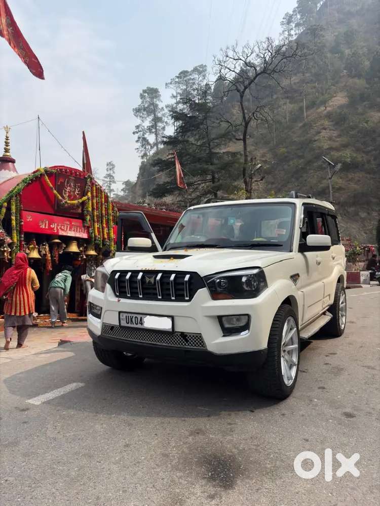 Mahindra Scorpio Classic 2016 Diesel 145000 Km Driven
