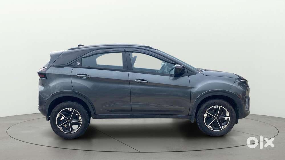 Tata Nexon Fearless S Purple 1.5 Revotorq Diesel 6mt Dual Tone, 2024..