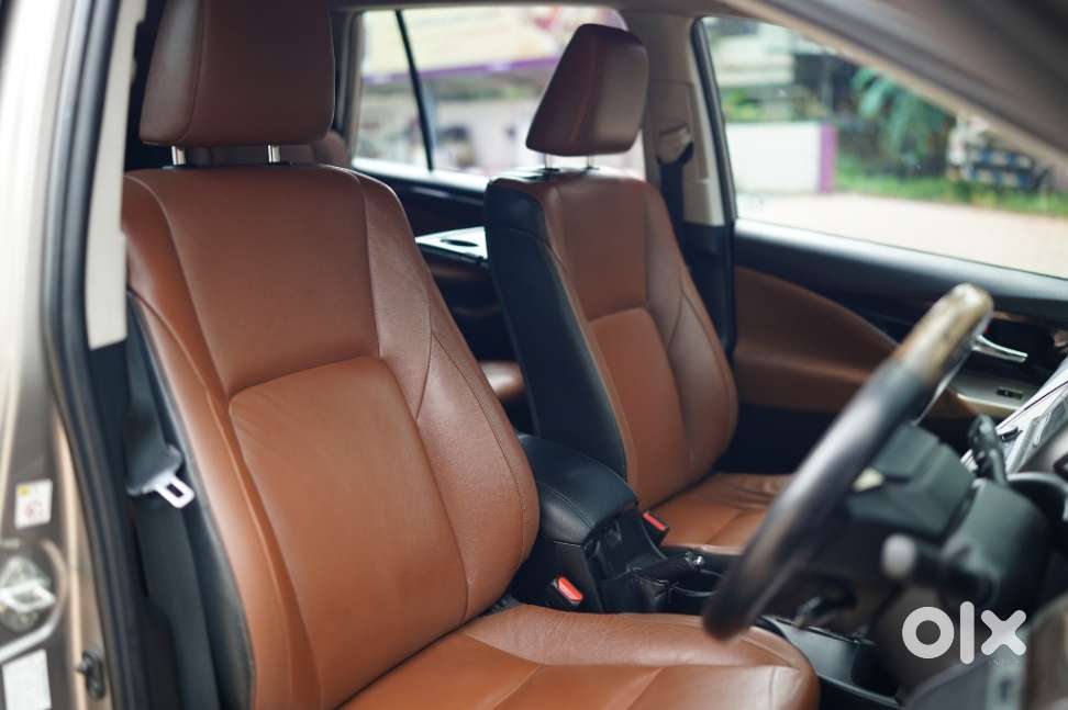 Toyota Innova Crysta 2.8z Automatic, 2016, Diesel