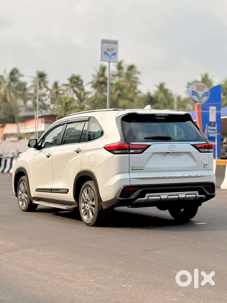 Toyota Innova Hycross 2.0 Zx (o) Hybrid 7 Str, 2025, Cng & Hybrids