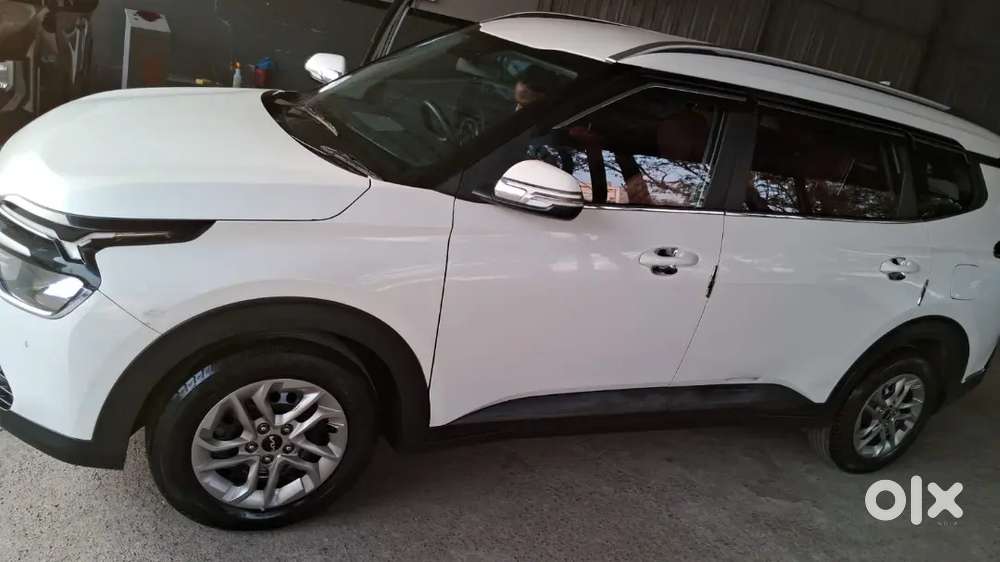 Kia Carens 2022 Petrol 32600 Km Driven