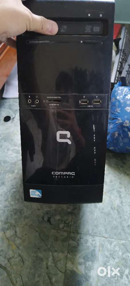 compac computer 2gb plus 8 gb 2 memory card