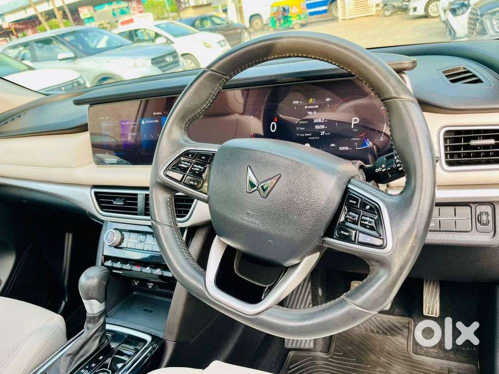 Mahindra Xuv700 2.0 Ax 7 Petrol At Luxury Pack Str, 2023, Petrol