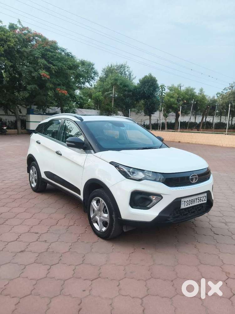 Tata Nexon 1.5 Revotorq Xma Amt, 2022, Petrol