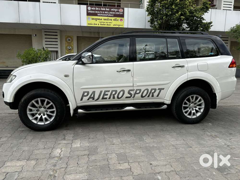 Mitsubishi Pajero Sport 4x4 Dual Tone, 2013, Diesel