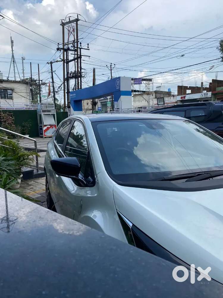 Tata Altroz Xz Plus S 2024 Petrol Well Maintained