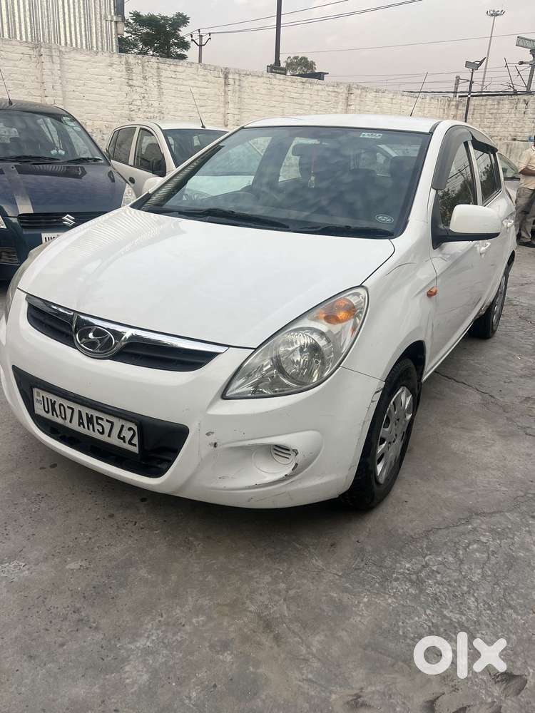 Hyundai I20 Petrol Cvt Magna Executive, 2011, Petrol