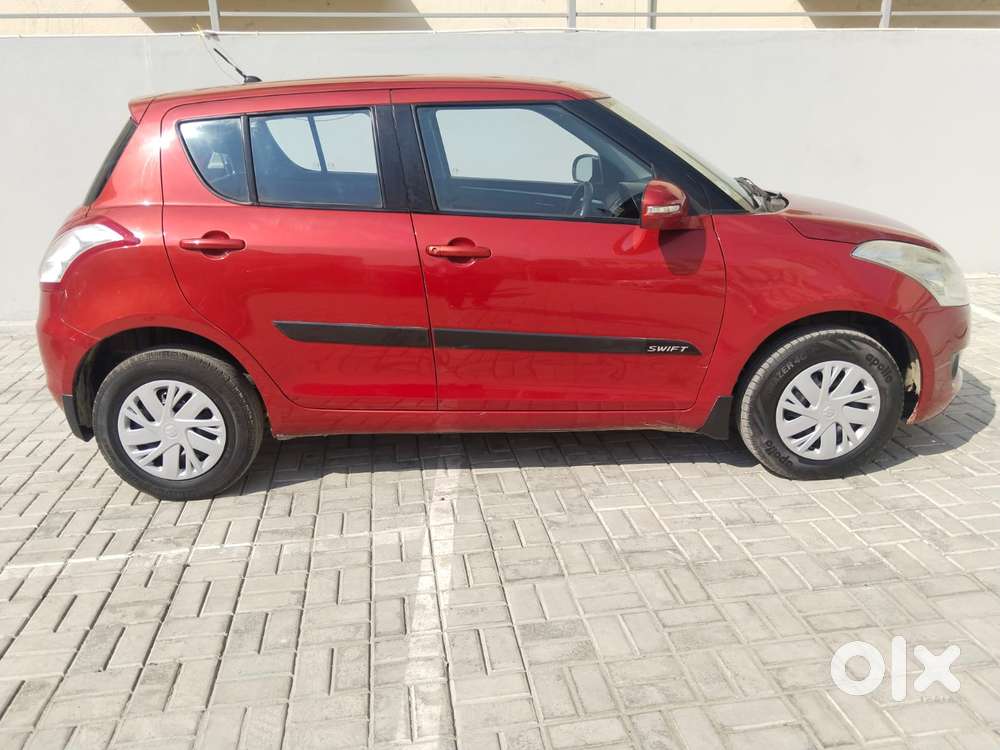 Maruti Suzuki Swift Vxi + Manual, 2013, Petrol