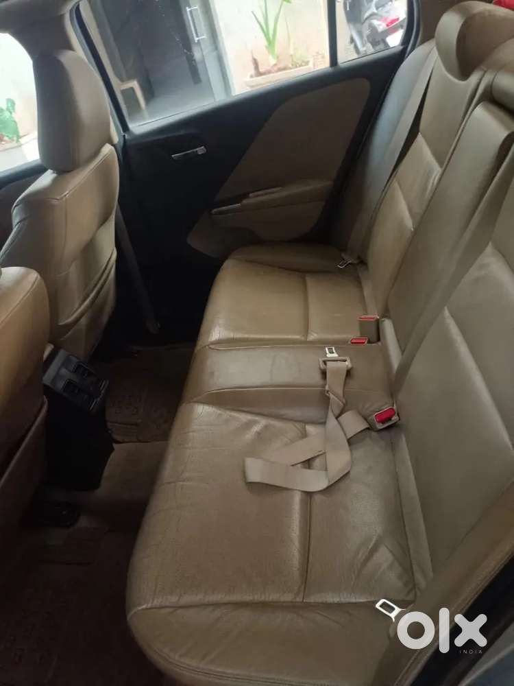 Honda City I-vtec Automatic Top Model With Sunroof