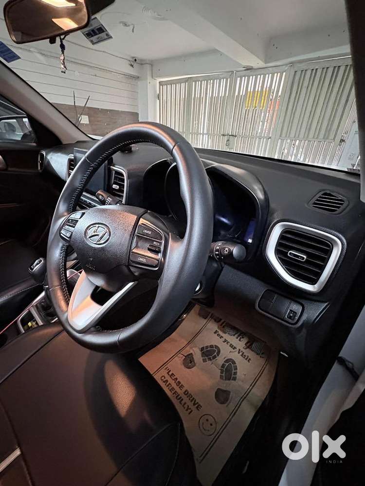 Hyundai Venue 2021 Petrol Well Maintained