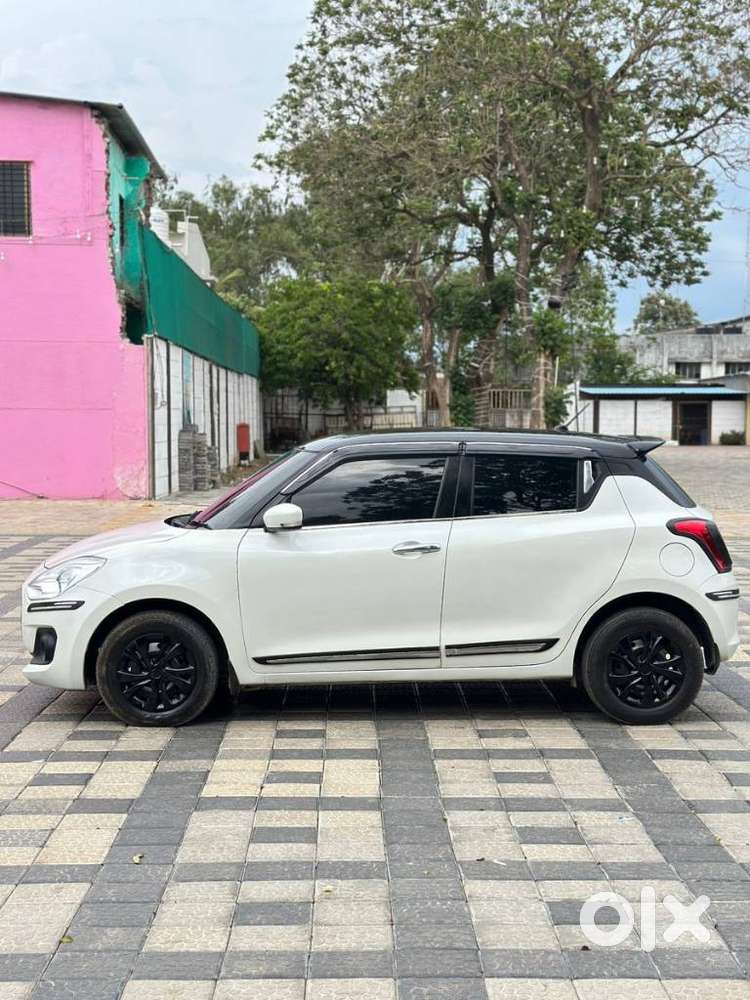 Maruti Suzuki Swift Vxi + Manual, 2021, Petrol