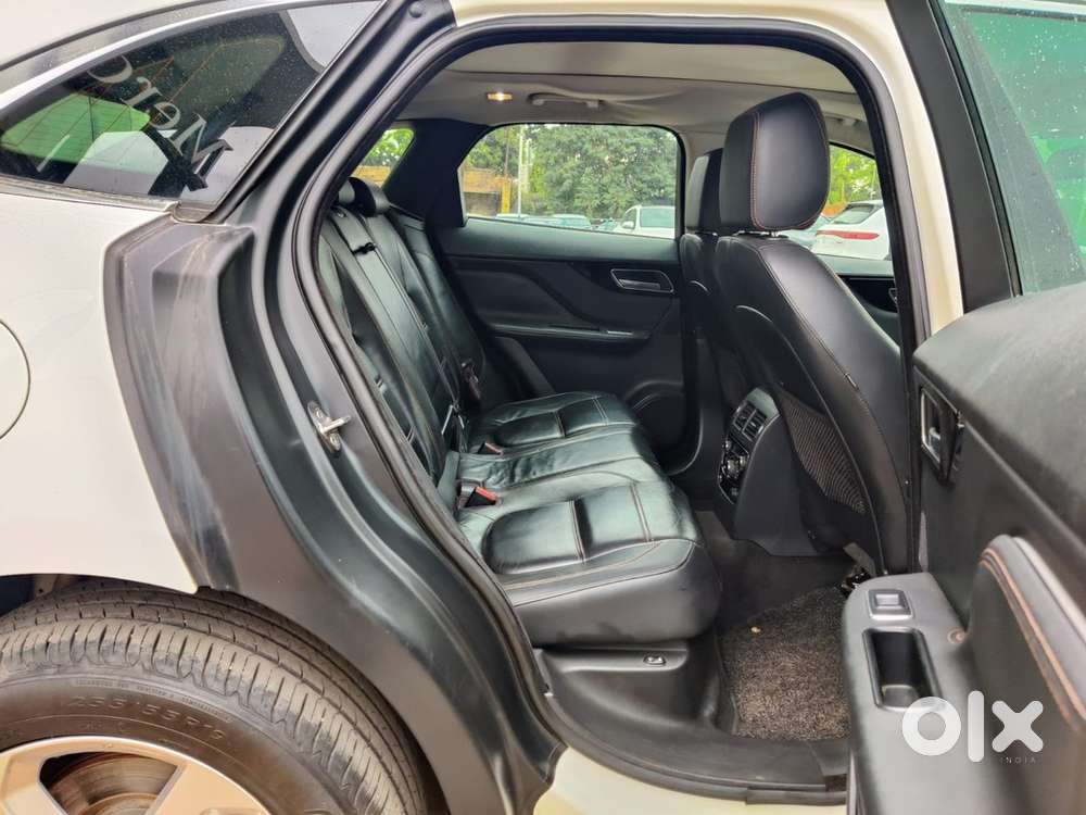 Jaguar F-pace 2018 Diesel 93000 Km Driven