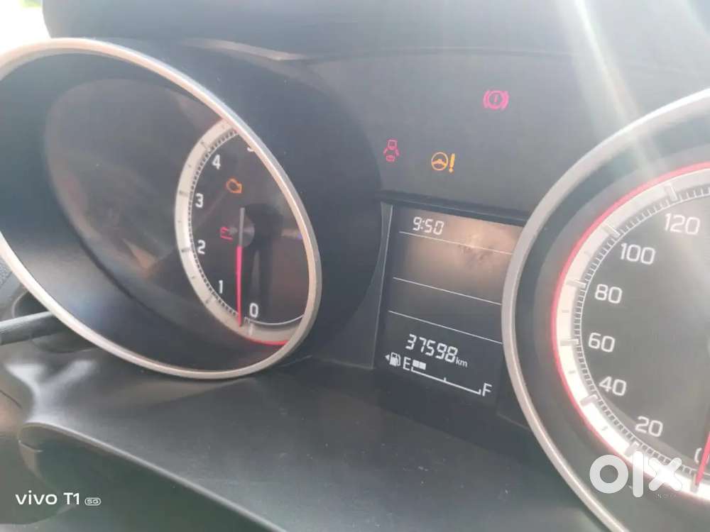 Maruti Suzuki Swift 2022 Petrol 41000km Driven