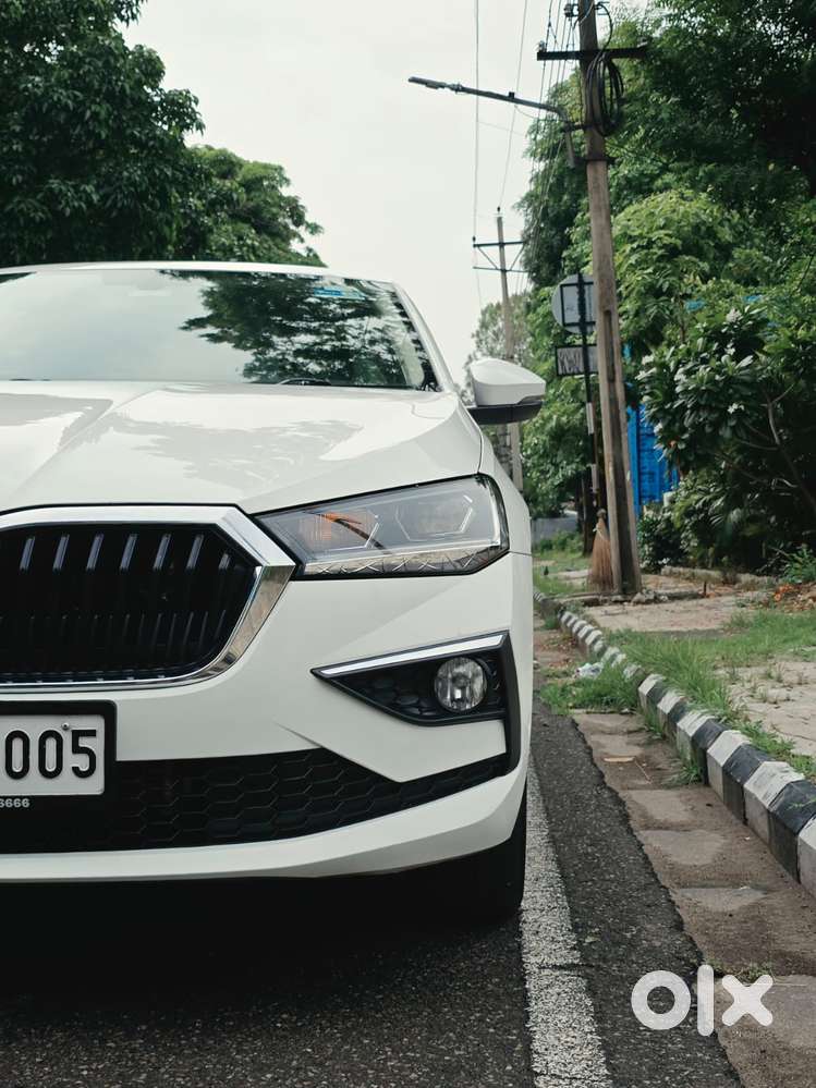Skoda Slavia 1.0 Tsi Style At, 2023, Petrol