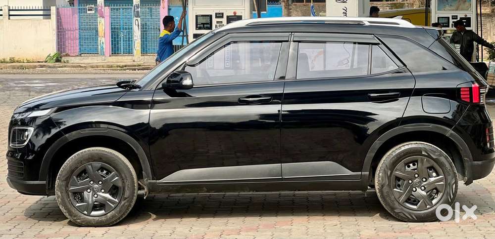 Hyundai Venue 1.2 S (o), 2024, Petrol