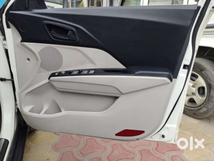 Mahindra Xuv300 W6, 2021, Petrol