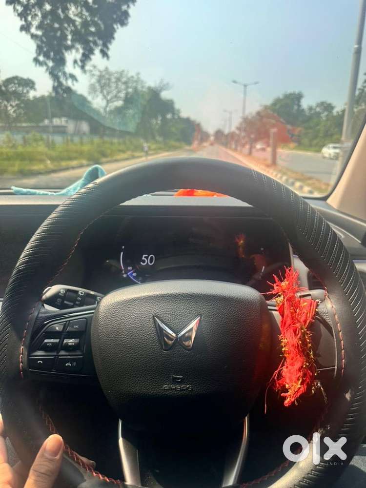 Mahindra Xuv700 2023 Petrol Well Maintained