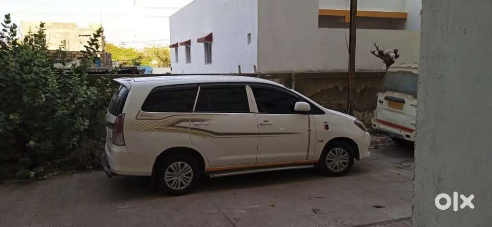 Toyota Innova 2010 Diesel Car