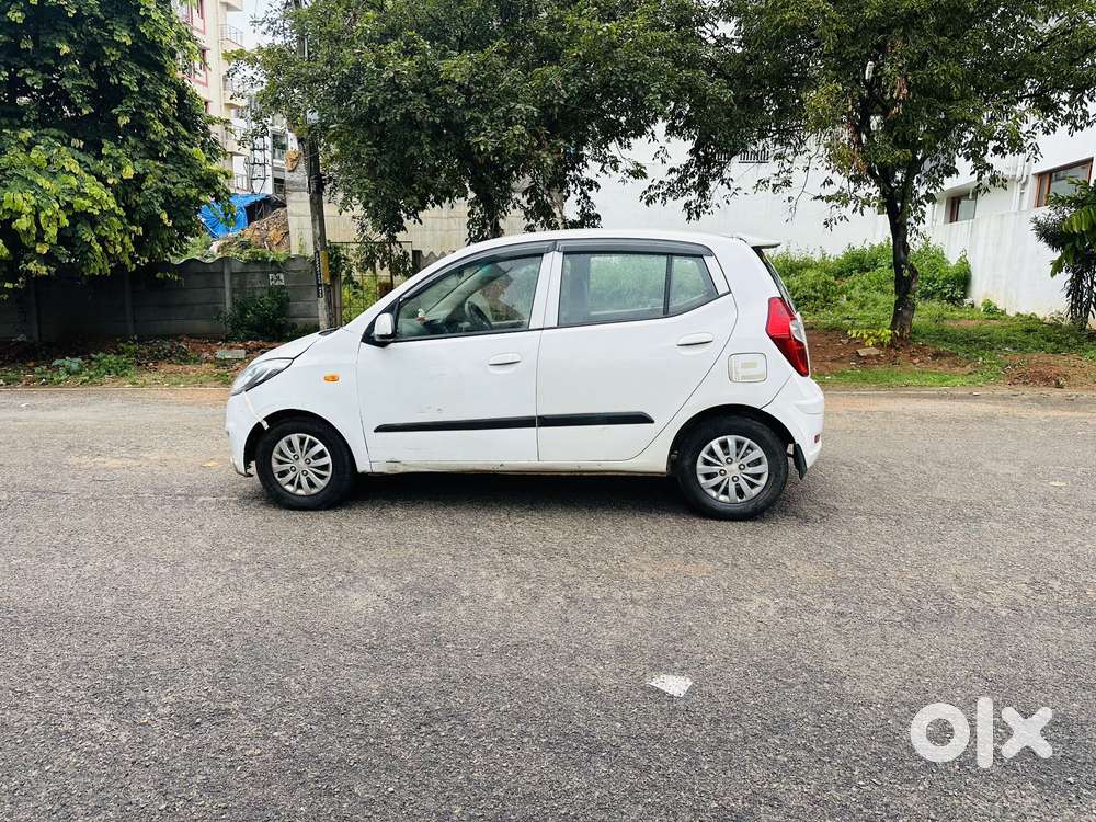 Hyundai I10 Sportz, 2014, Petrol