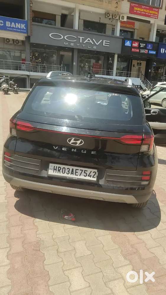 Hyundai Venue Diesel Base Model