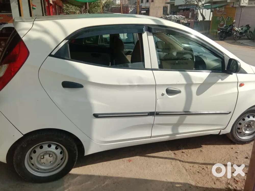 Hyundai Eon Magna 2017 Good Condition Tyre 70%
